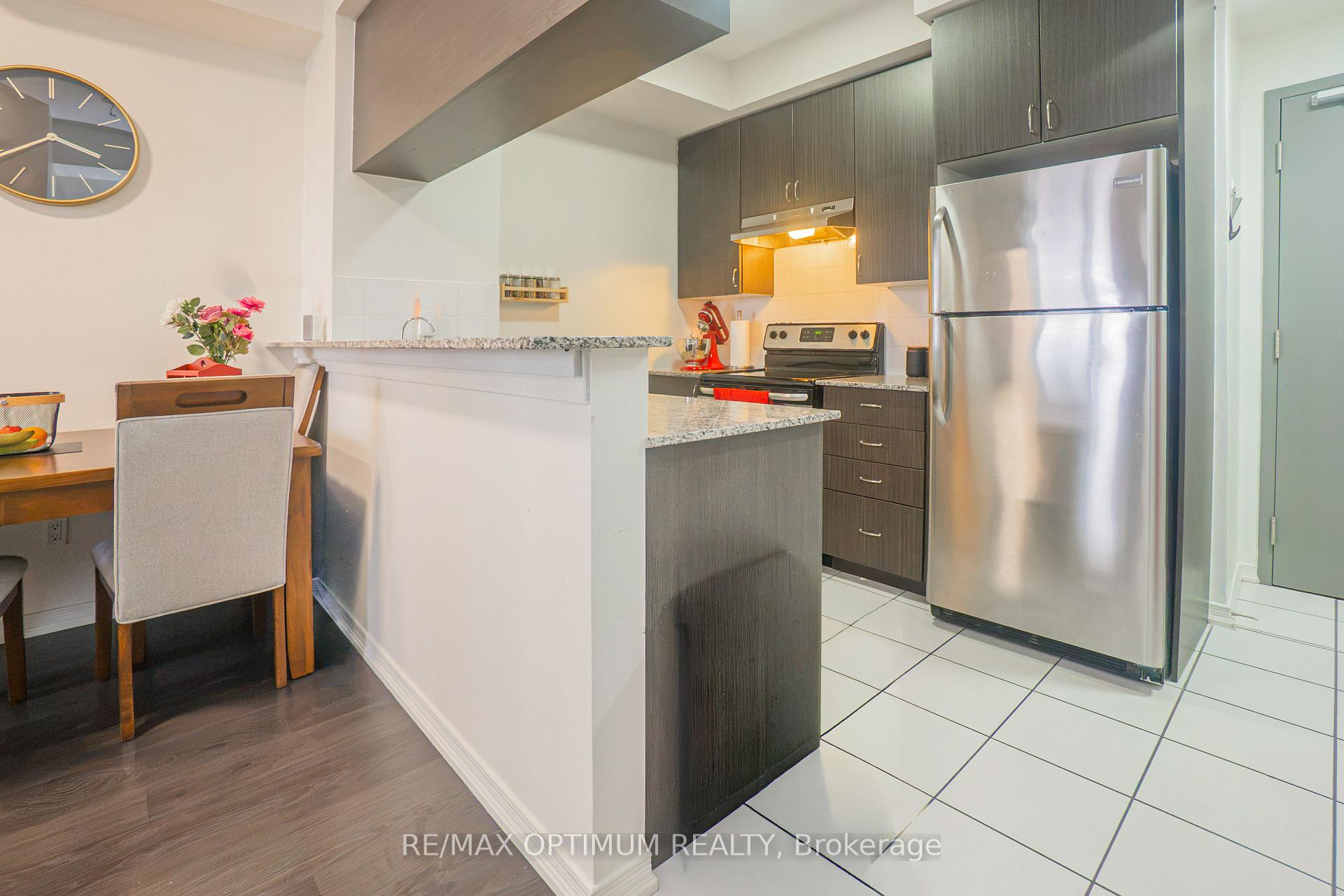 Photo 11 of Unit 315, 50 Sky Harbour Drive, Brampton, Bram West — HOMEH