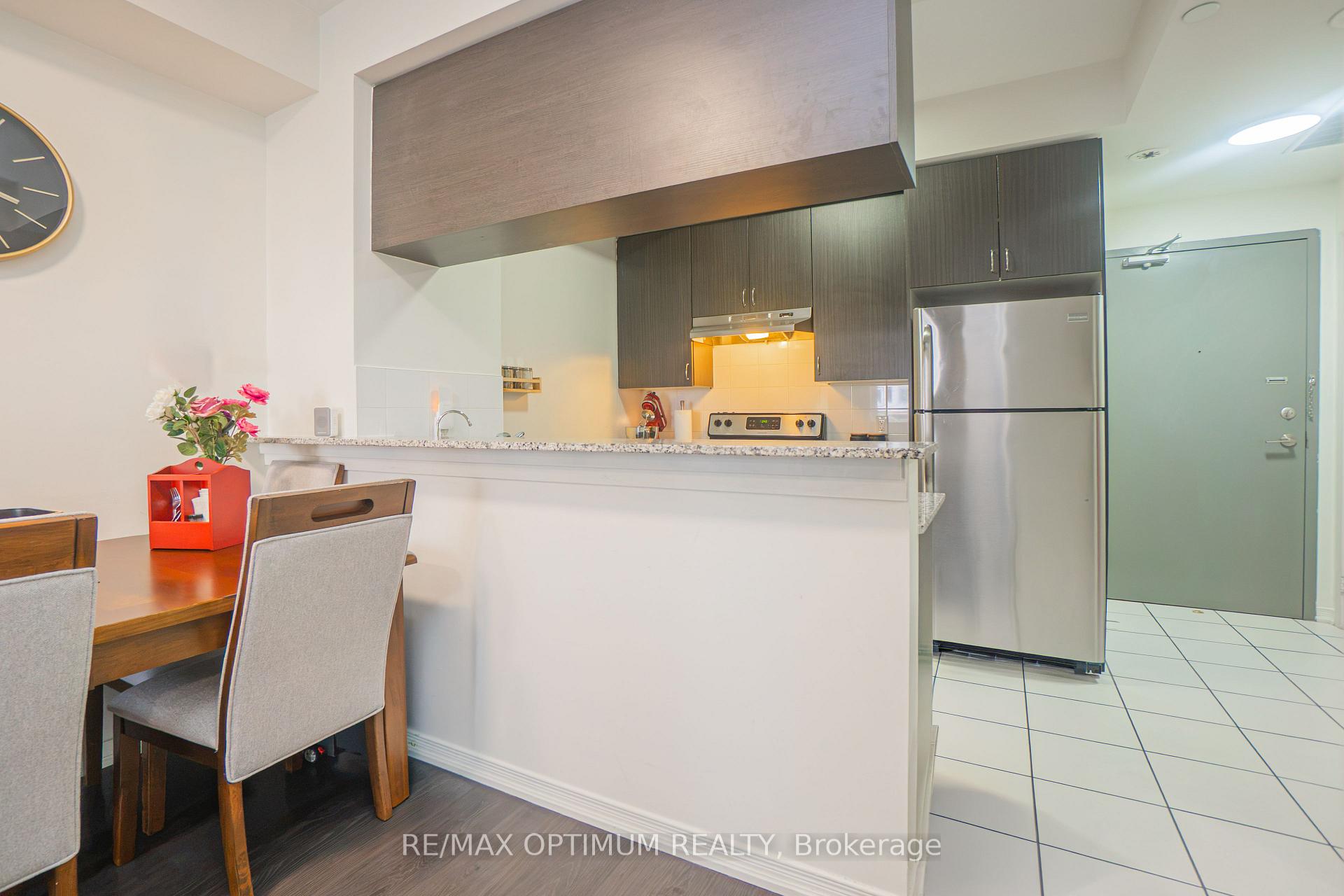 Photo 12 of Unit 315, 50 Sky Harbour Drive, Brampton, Bram West — HOMEH