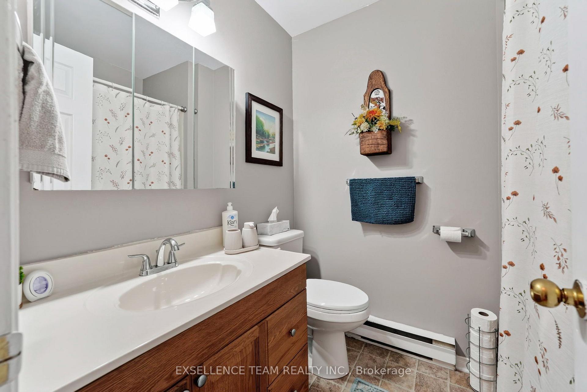 Photo 11 of 111 Glen Oaks Court, Cornwall, Cornwall — HOMEH