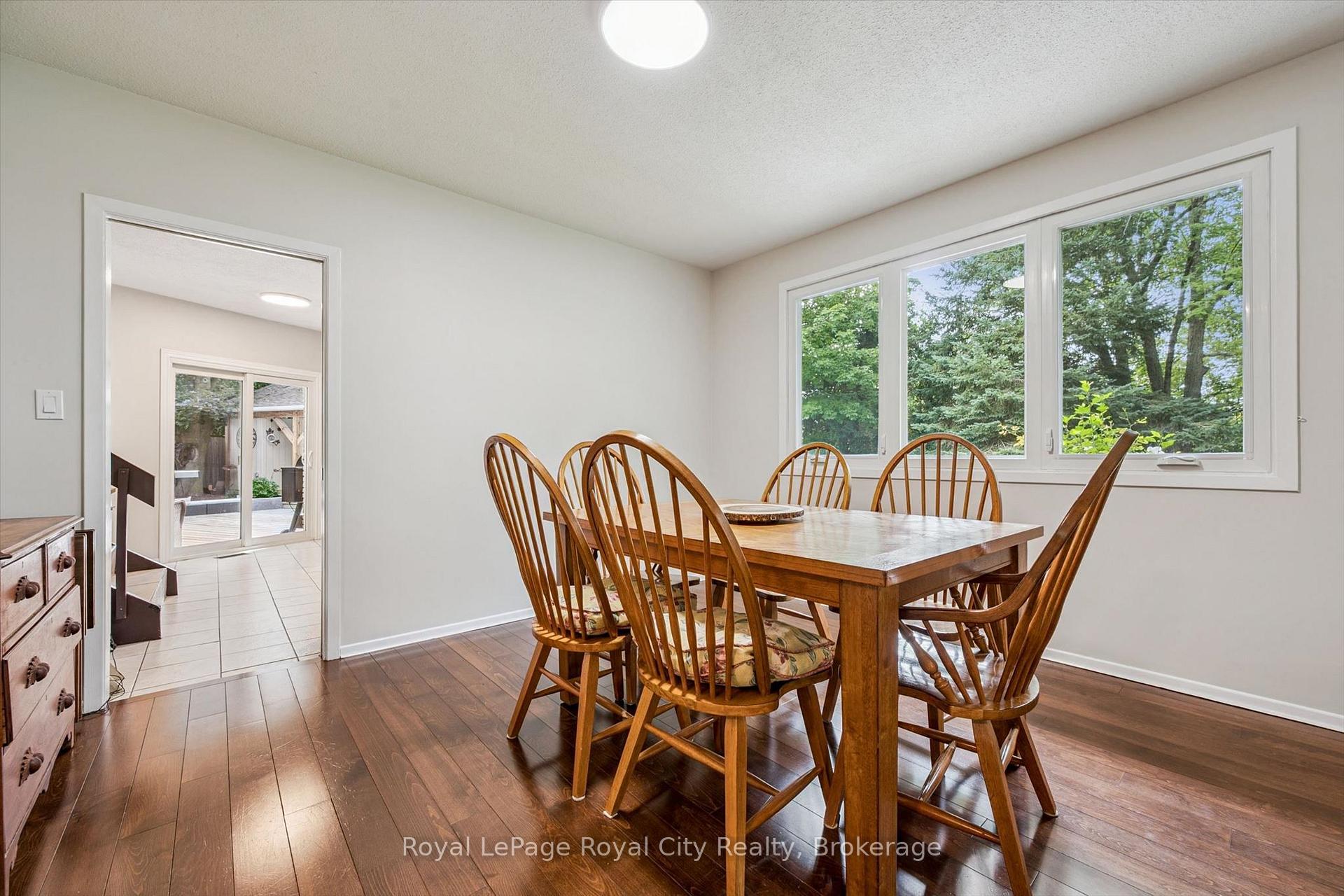 Photo 8 of 8 Berkley Place, Guelph, Riverside Park — HOMEH