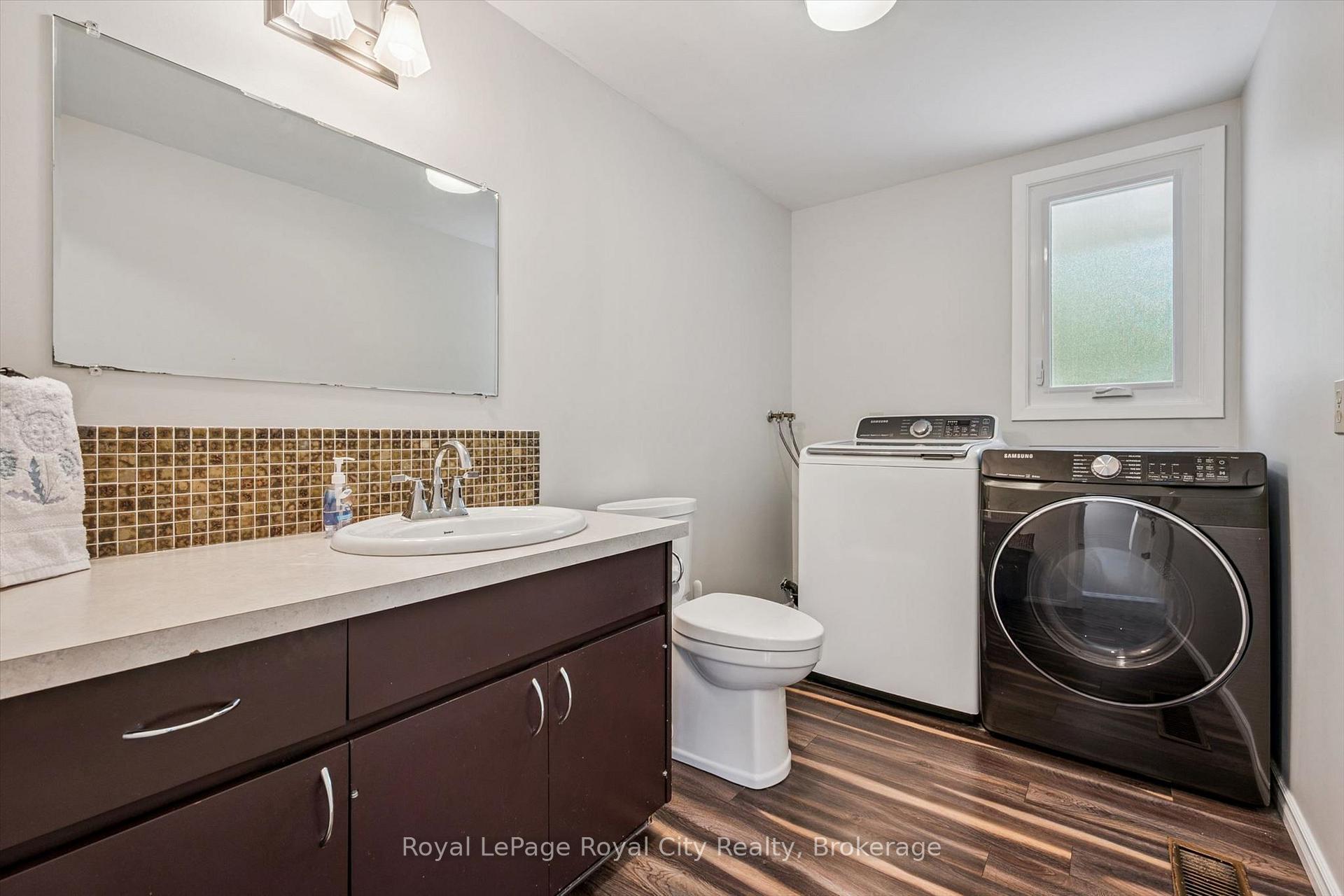Photo 13 of 8 Berkley Place, Guelph, Riverside Park — HOMEH
