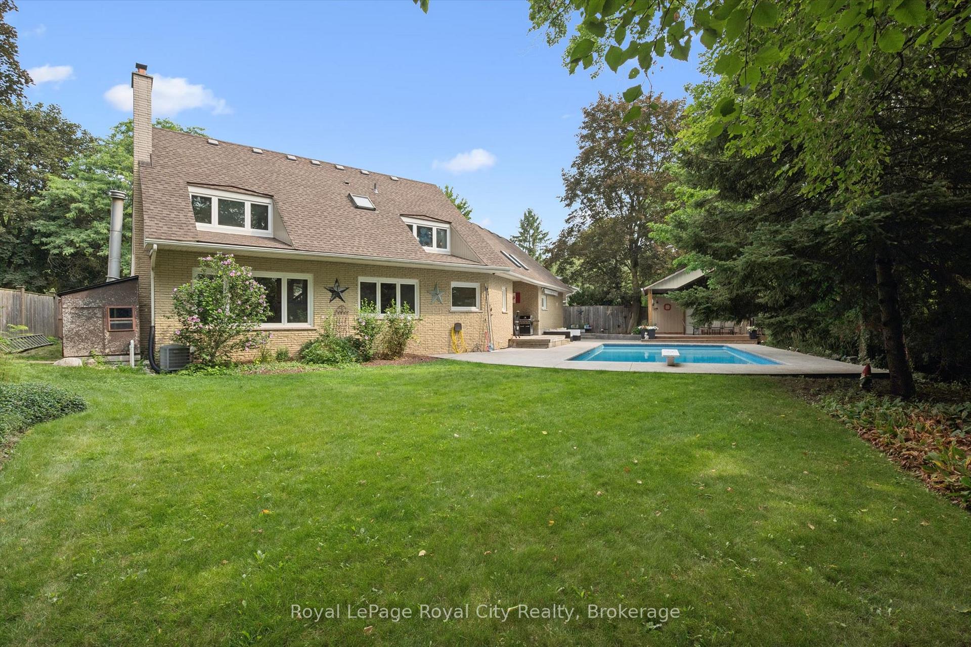 Photo 24 of 8 Berkley Place, Guelph, Riverside Park — HOMEH