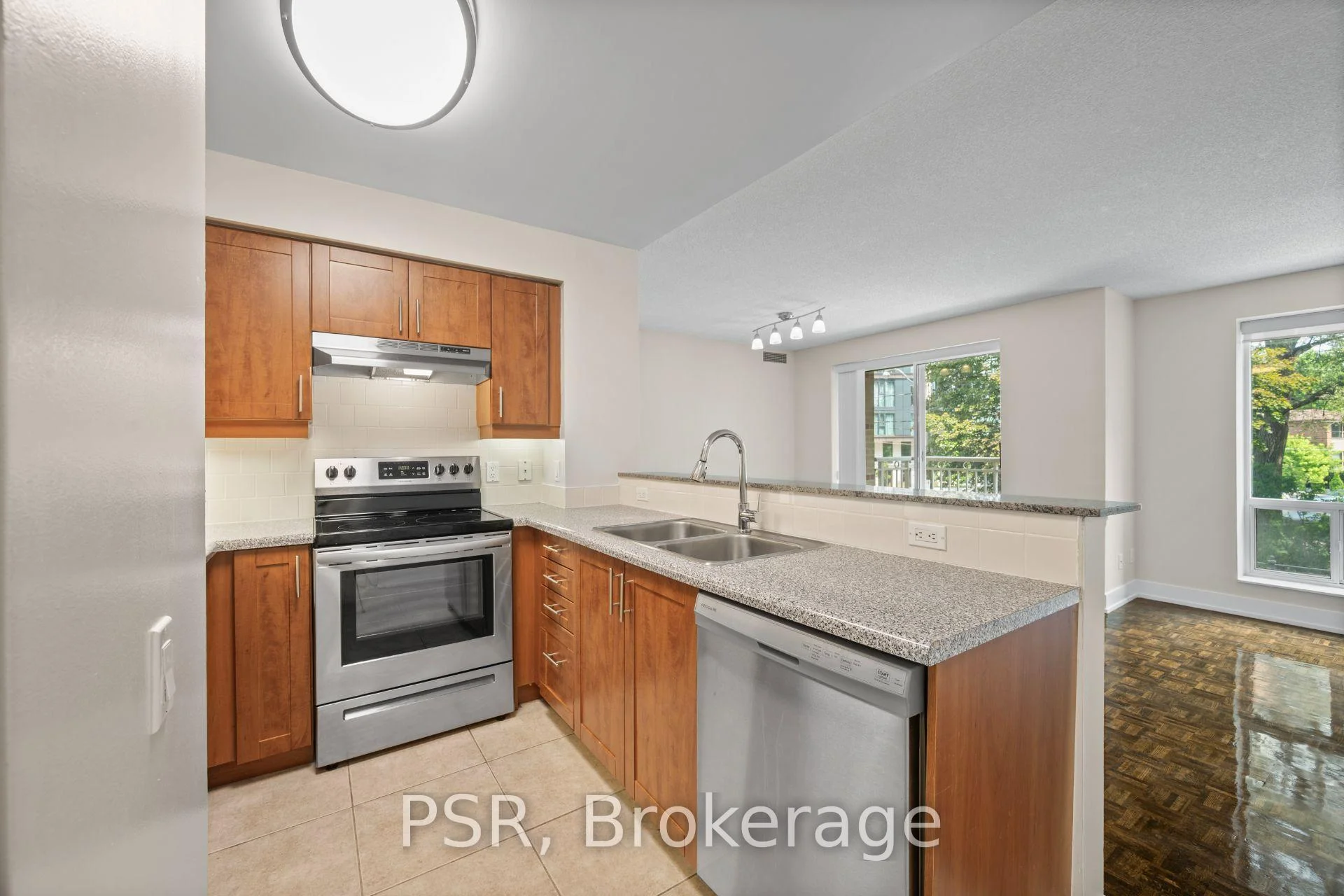 Photo 2 of Unit 110, 515 Rosewell Avenue, Toronto, Lawrence Park South — HOMEH
