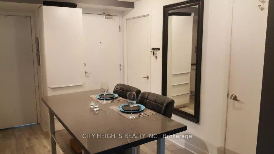 Photo 5 of Unit 811, 600 Fleet Street, Toronto, Niagara — HOMEH