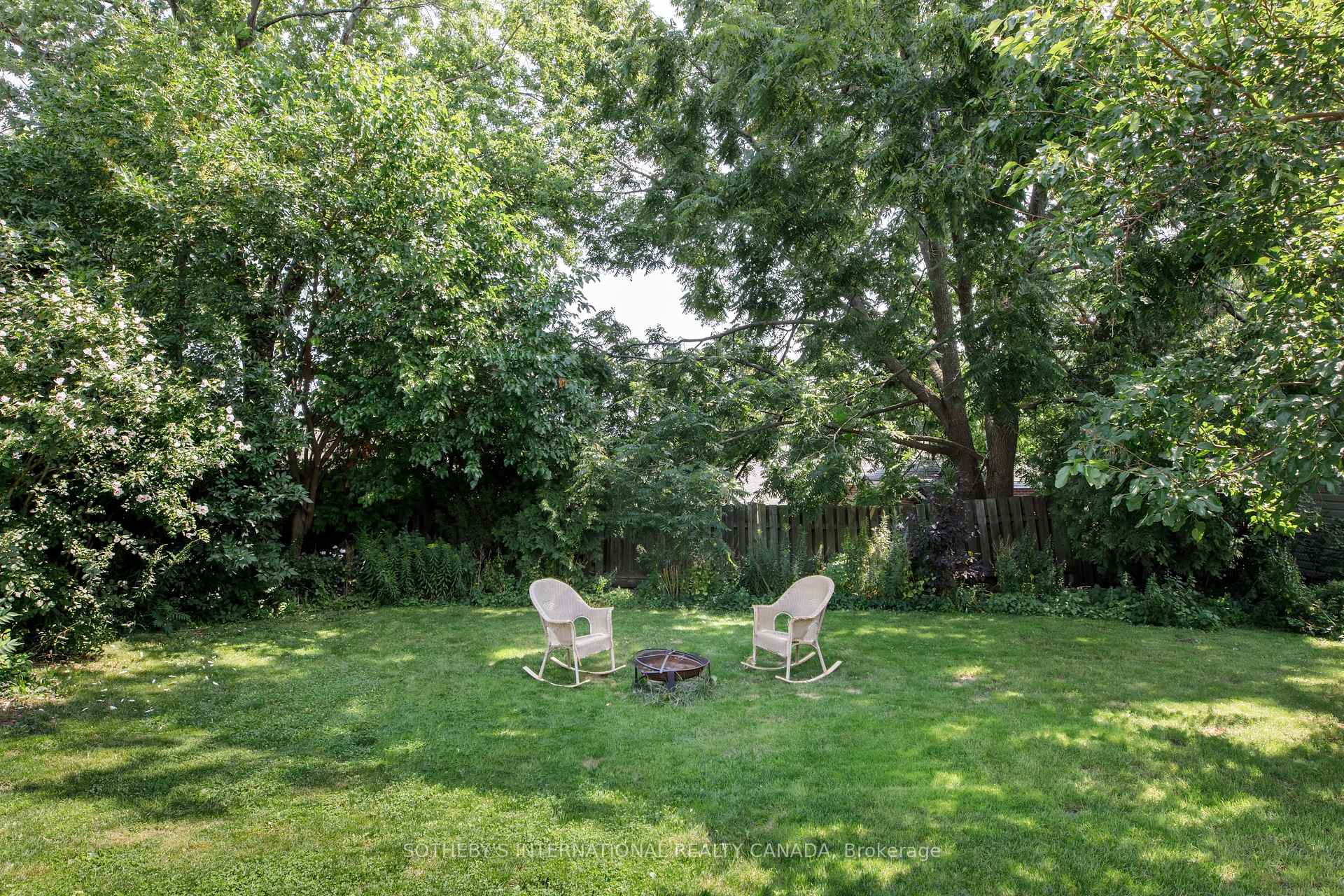 Photo 5 of Unit Upper, 2694 Constable Road, Mississauga, Clarkson — HOMEH