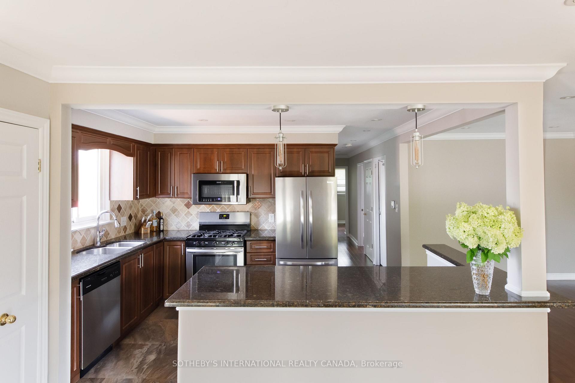 Photo 8 of Unit Upper, 2694 Constable Road, Mississauga, Clarkson — HOMEH