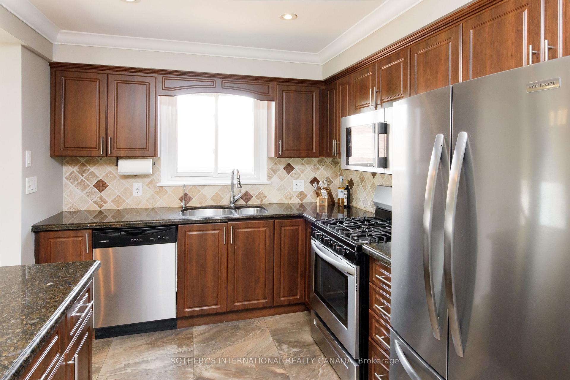 Photo 9 of Unit Upper, 2694 Constable Road, Mississauga, Clarkson — HOMEH