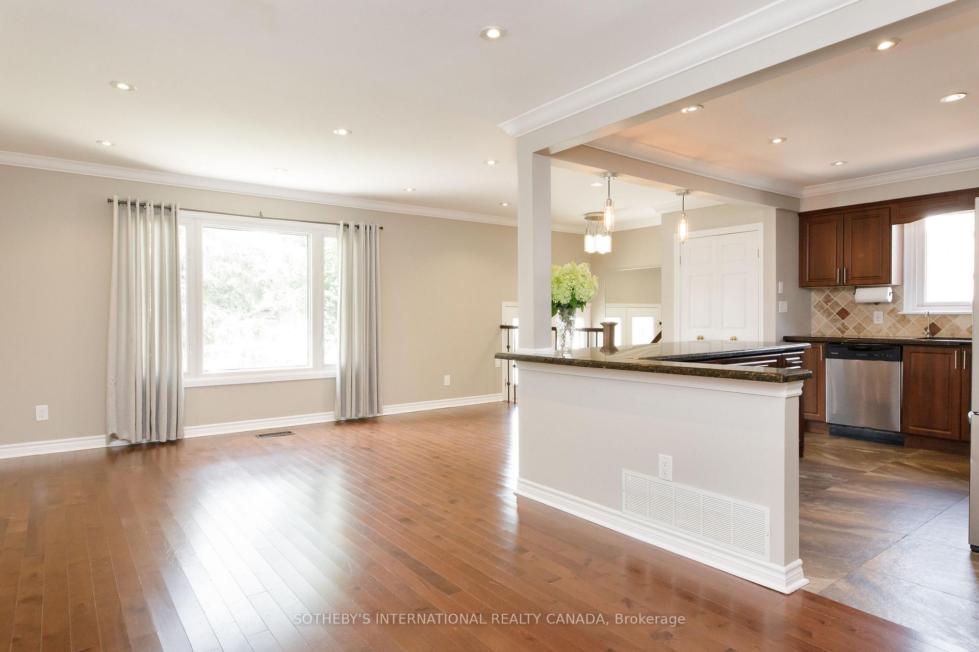 Photo 11 of Unit Upper, 2694 Constable Road, Mississauga, Clarkson — HOMEH