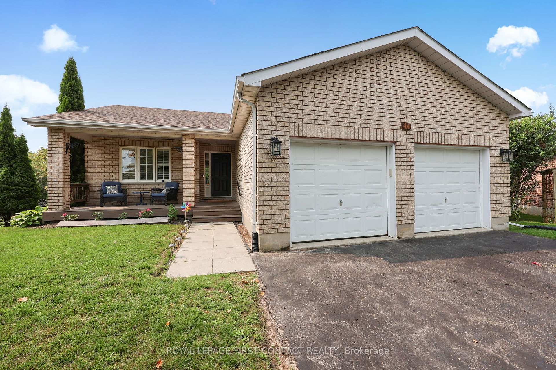 Photo 2 of 14 Hunter Court, Springwater, Elmvale — HOMEH