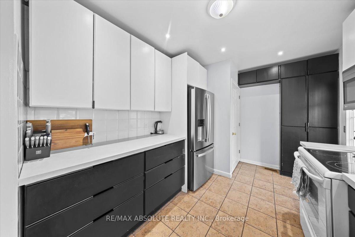 Photo 11 of 791 Borthwick Avenue, Ottawa, Castle Heights/Rideau High — HOMEH