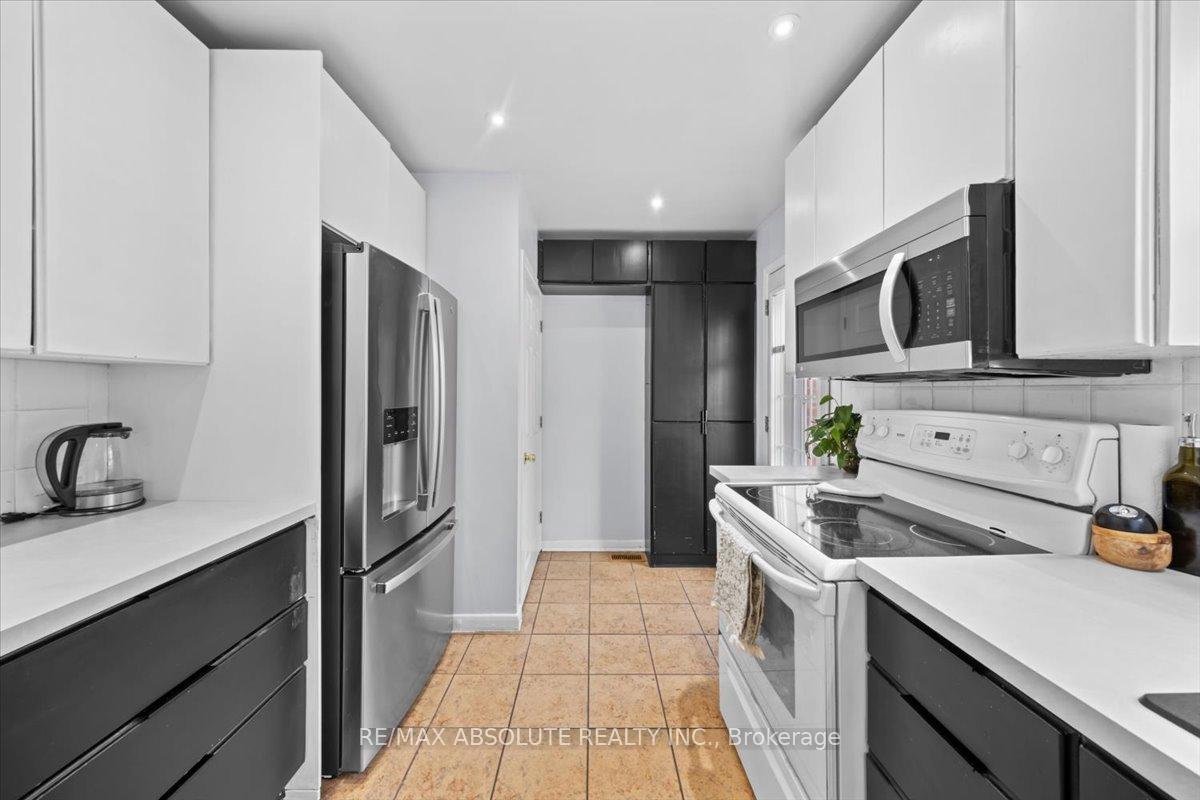 Photo 12 of 791 Borthwick Avenue, Ottawa, Castle Heights/Rideau High — HOMEH