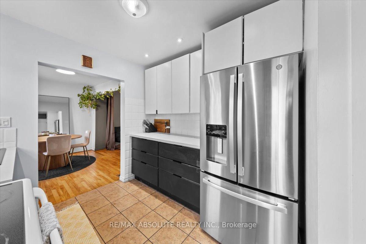 Photo 13 of 791 Borthwick Avenue, Ottawa, Castle Heights/Rideau High — HOMEH