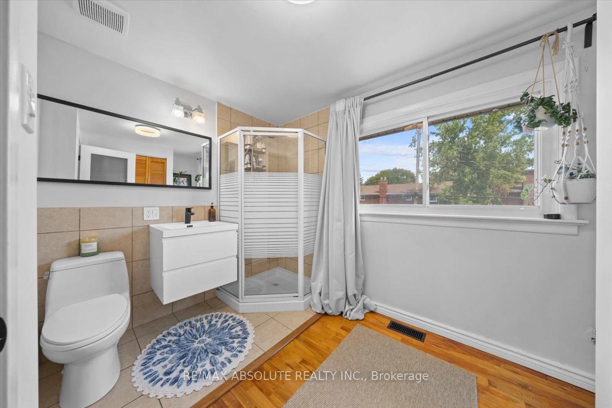 Photo 17 of 791 Borthwick Avenue, Ottawa, Castle Heights/Rideau High — HOMEH