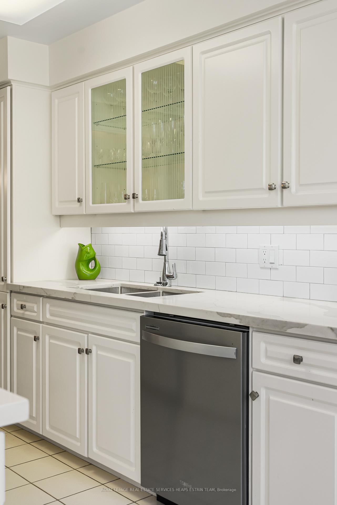 Photo 11 of Unit 503, 3800 Yonge Street, Toronto, Bedford Park-Nortown — HOMEH