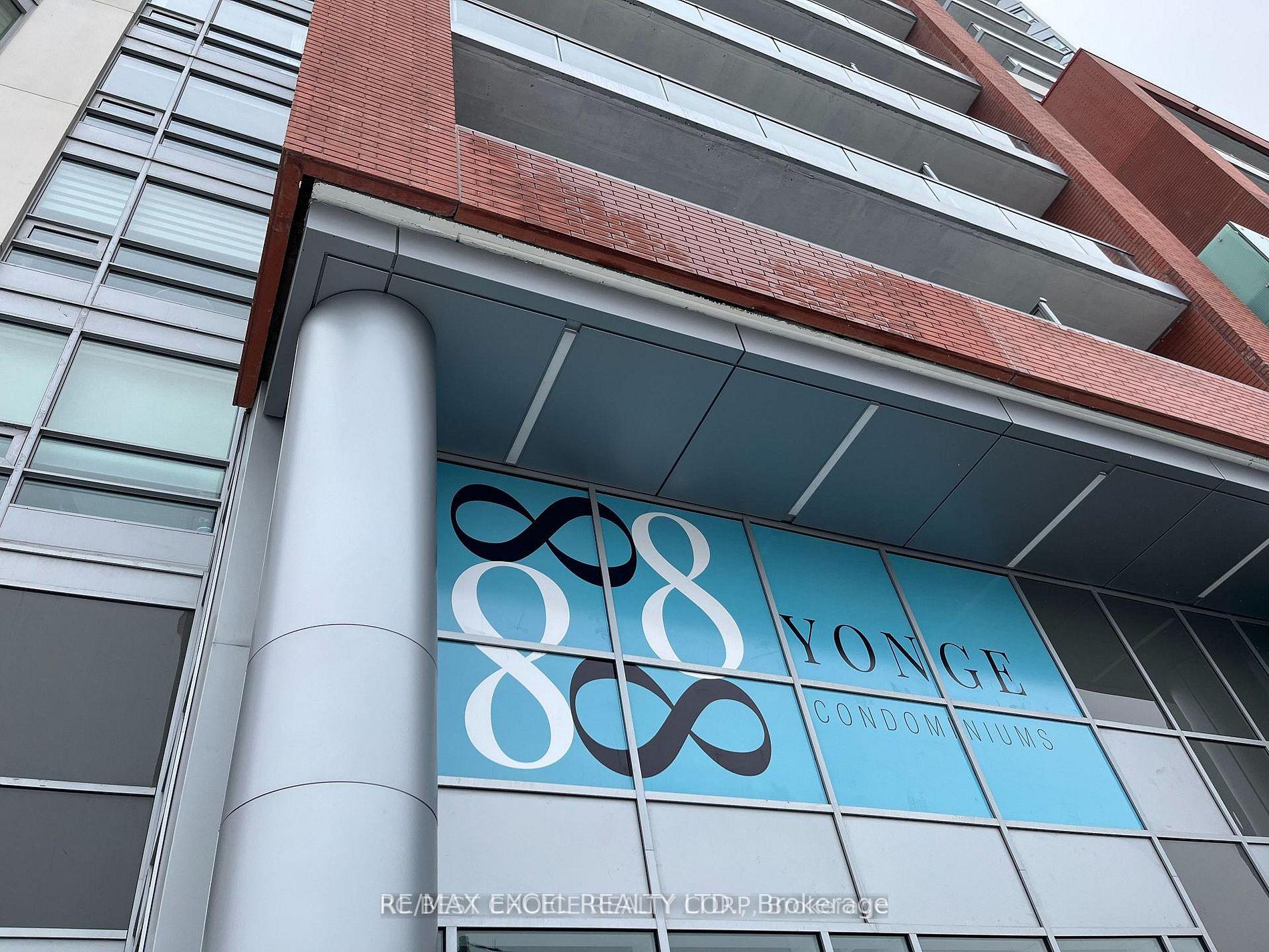 Front of Unit 904, 8888 Yonge Street