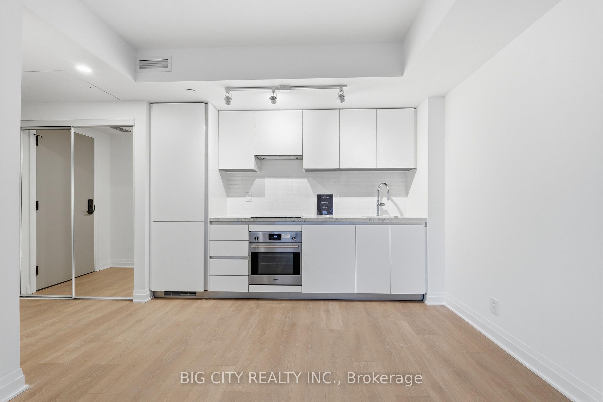 Photo 6 of Unit 606, 25 Frederick Todd Way, Toronto, Thorncliffe Park — HOMEH