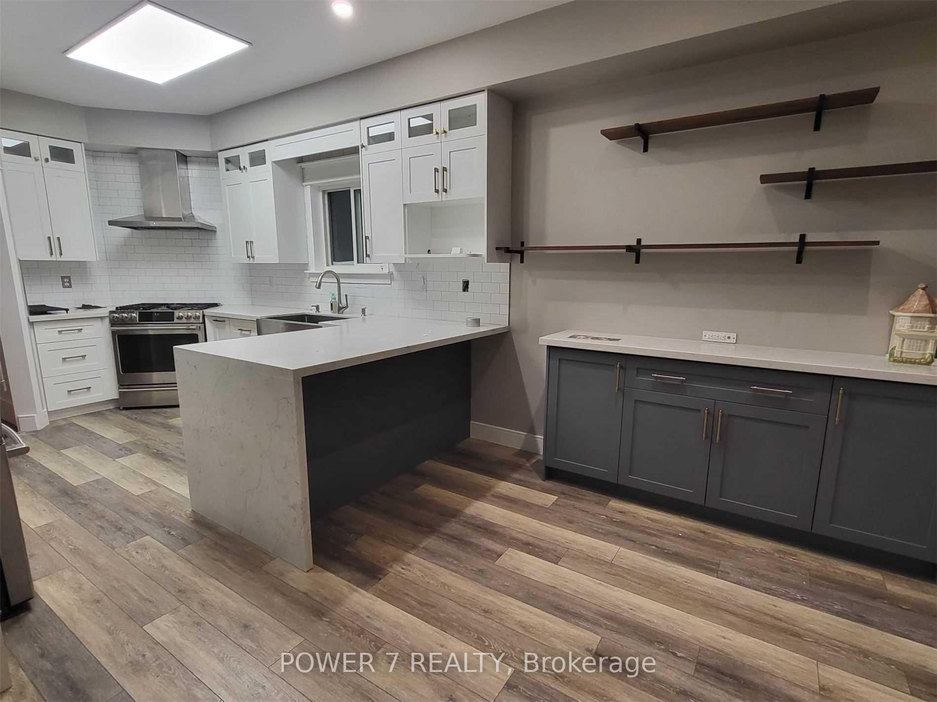 Photo 3 of 254 Bur Oak Avenue, Markham, Berczy — HOMEH