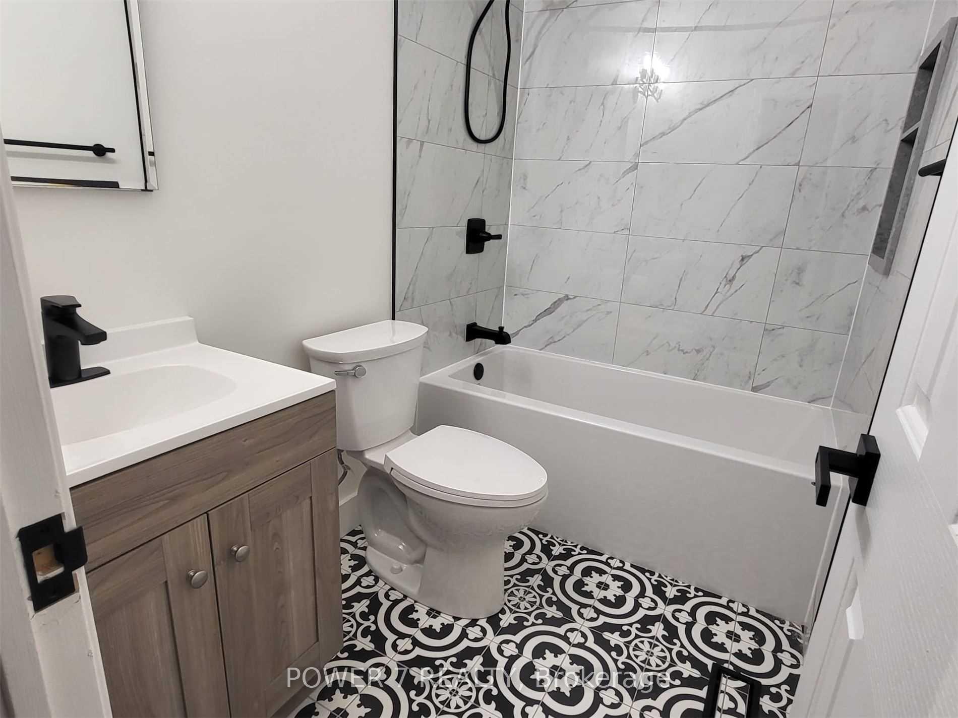 Photo 10 of 254 Bur Oak Avenue, Markham, Berczy — HOMEH