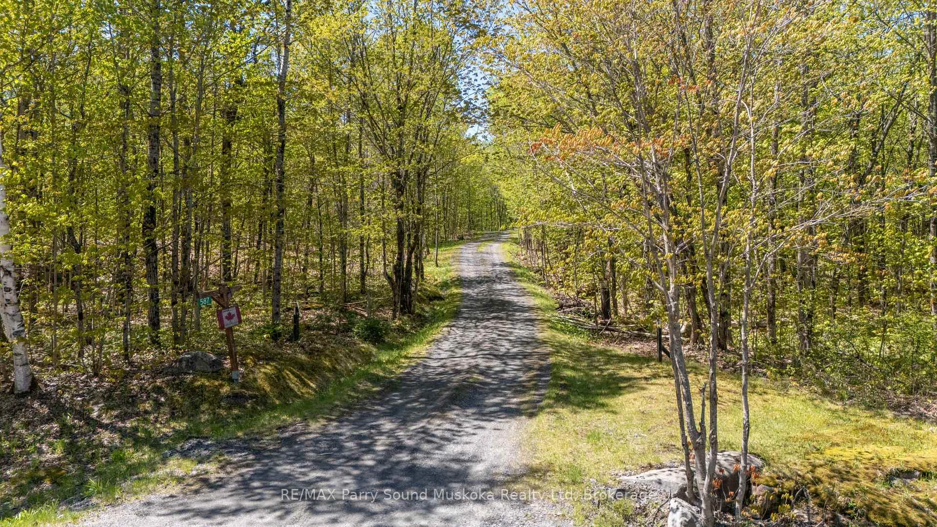 Photo 83 of 587 Centre Road, McKellar — HOMEH
