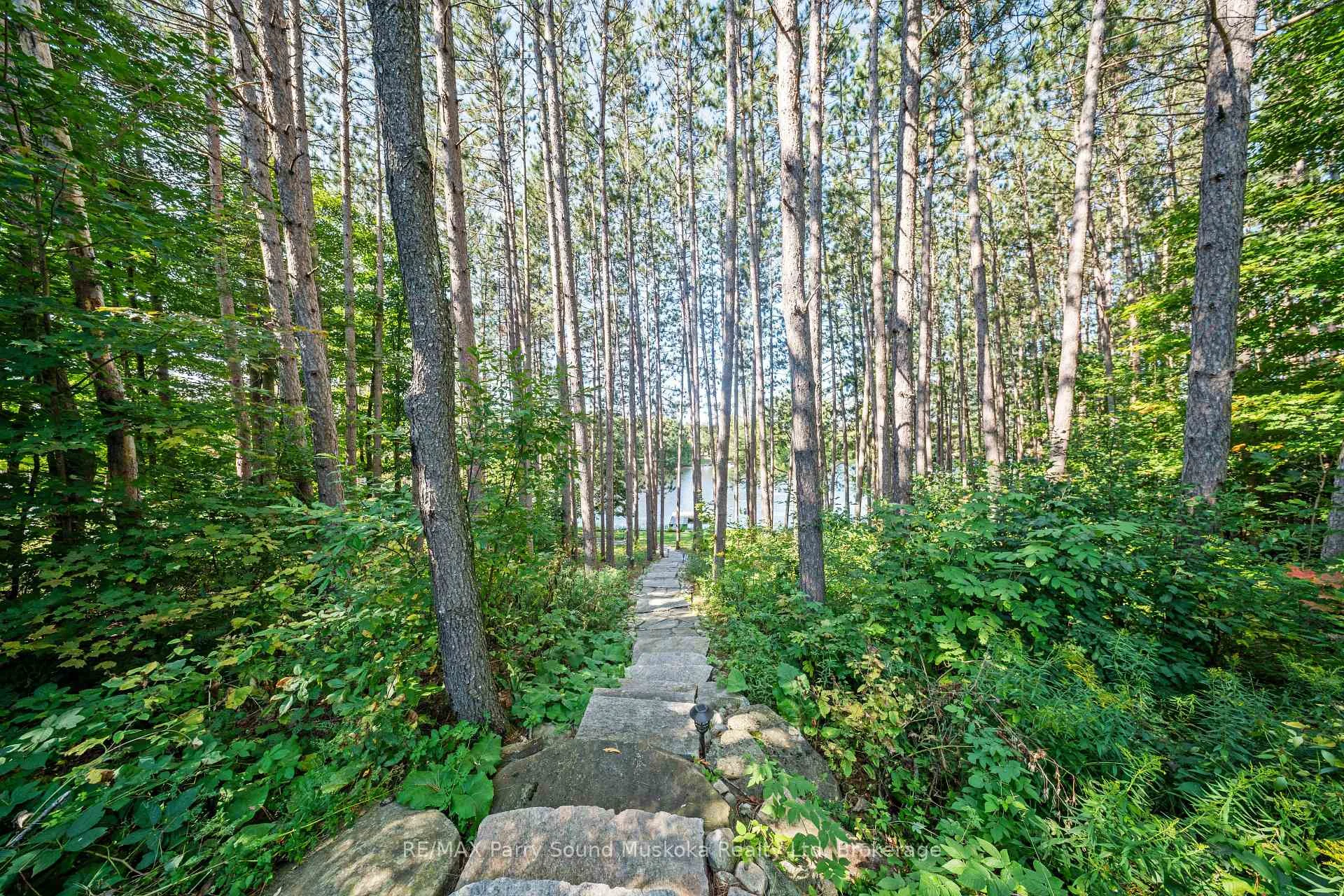Photo 92 of 587 Centre Road, McKellar — HOMEH
