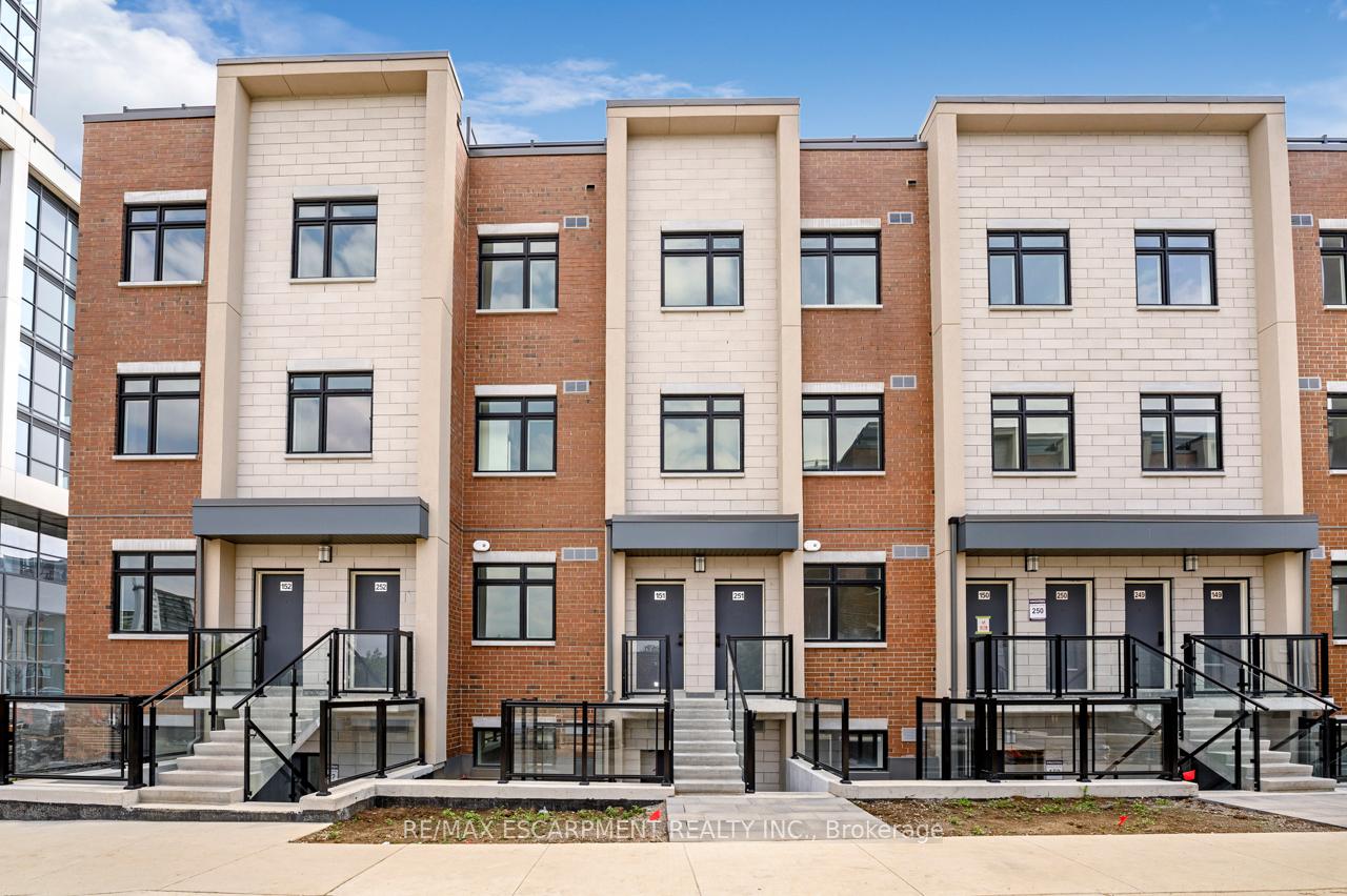 Photo 2 of Unit 251, 1075 Douglas McCurdy Common, Mississauga, Lakeview — HOMEH