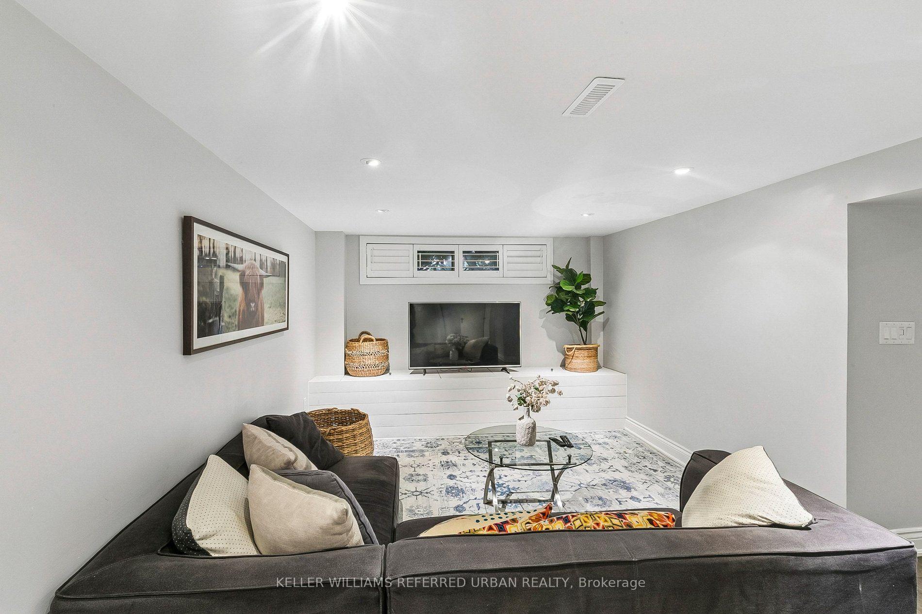 Photo 44 of 36 Vernadale Crescent, Scarborough, Clairlea-Birchmount — HOMEH