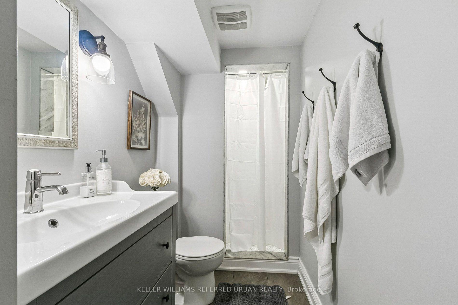 Photo 52 of 36 Vernadale Crescent, Scarborough, Clairlea-Birchmount — HOMEH
