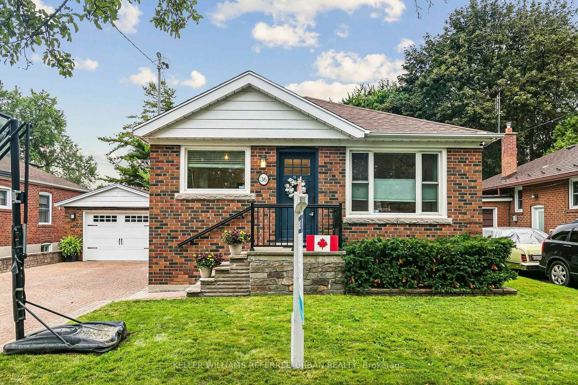 Photo 4 of 36 Vernadale Crescent, Scarborough, Clairlea-Birchmount — HOMEH