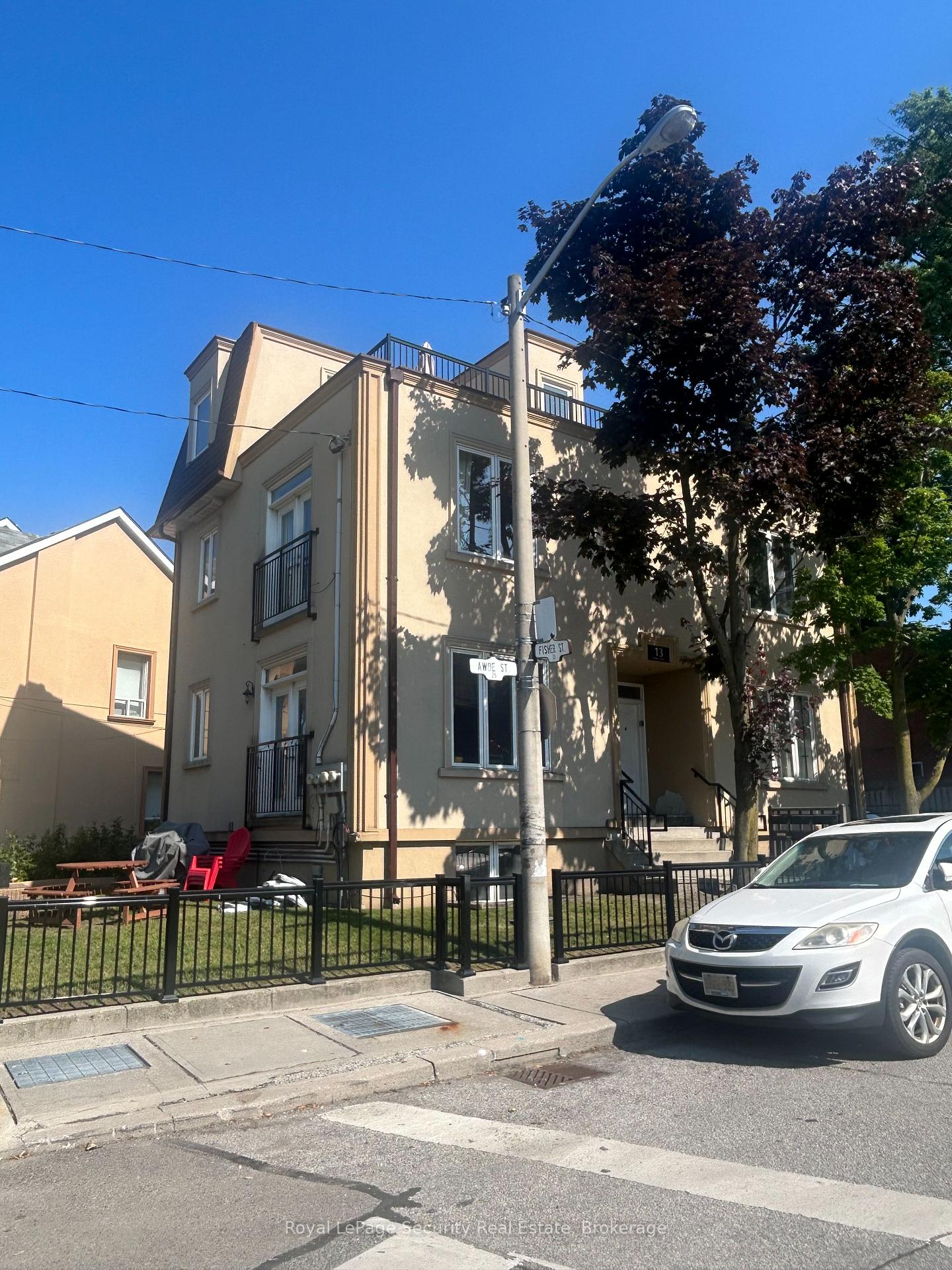 Front of Unit B, 13 Fisher Street