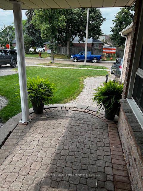 Photo 3 of 49 Dobson Drive, Ajax, Central — HOMEH
