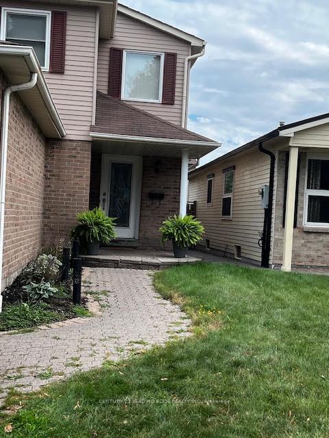 Photo 5 of 49 Dobson Drive, Ajax, Central — HOMEH