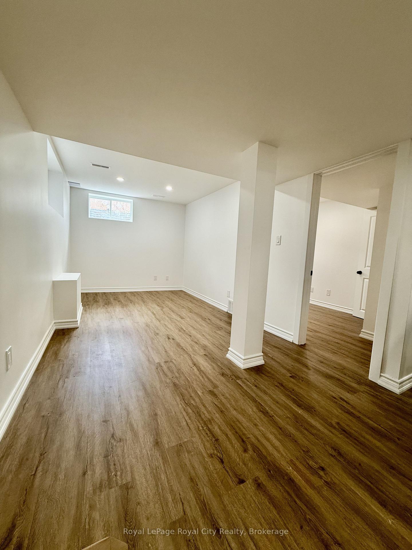 Photo 3 of 34 John Brabson Crescent, Guelph, Kortright East — HOMEH
