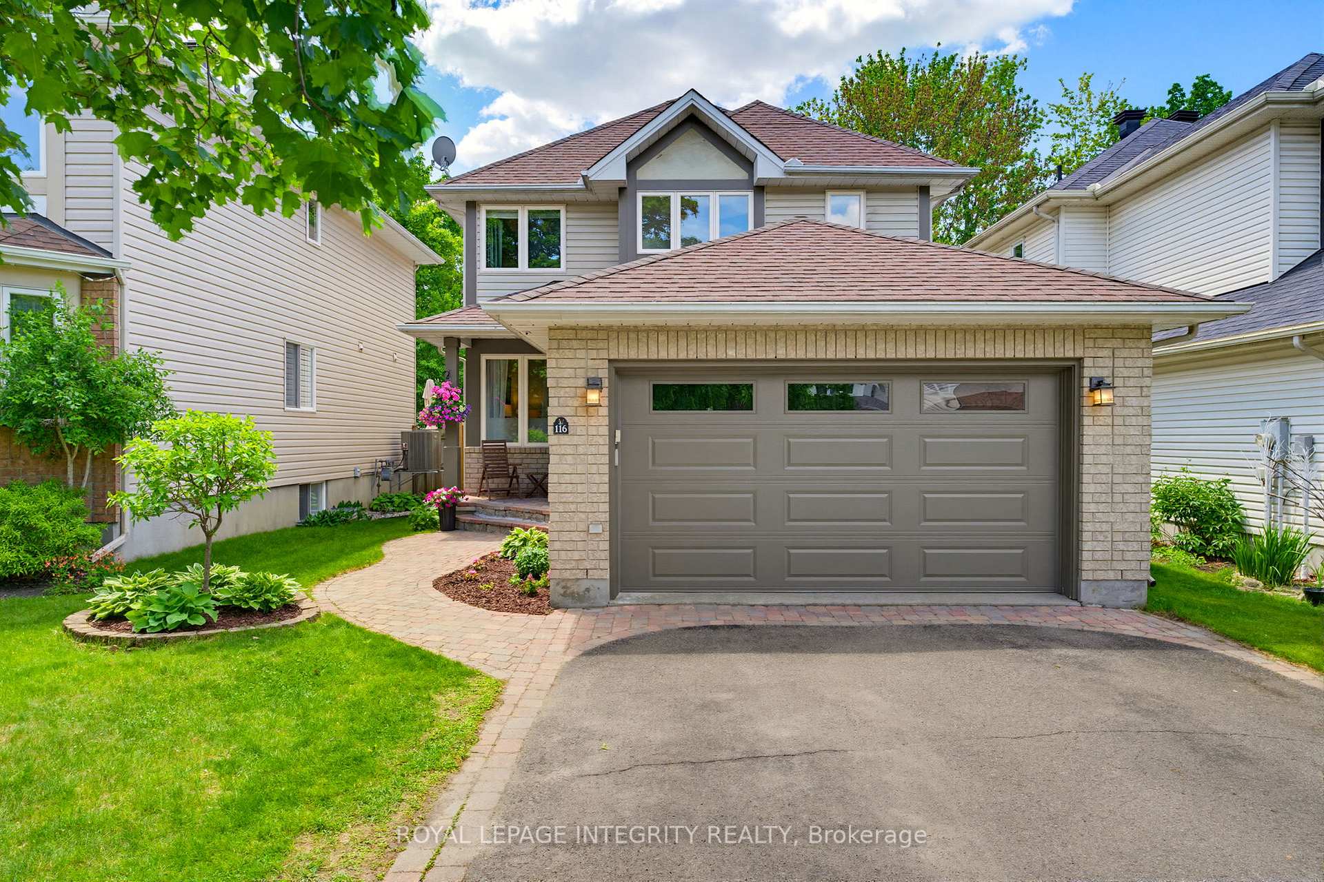 Front of 116 Springcreek Crescent