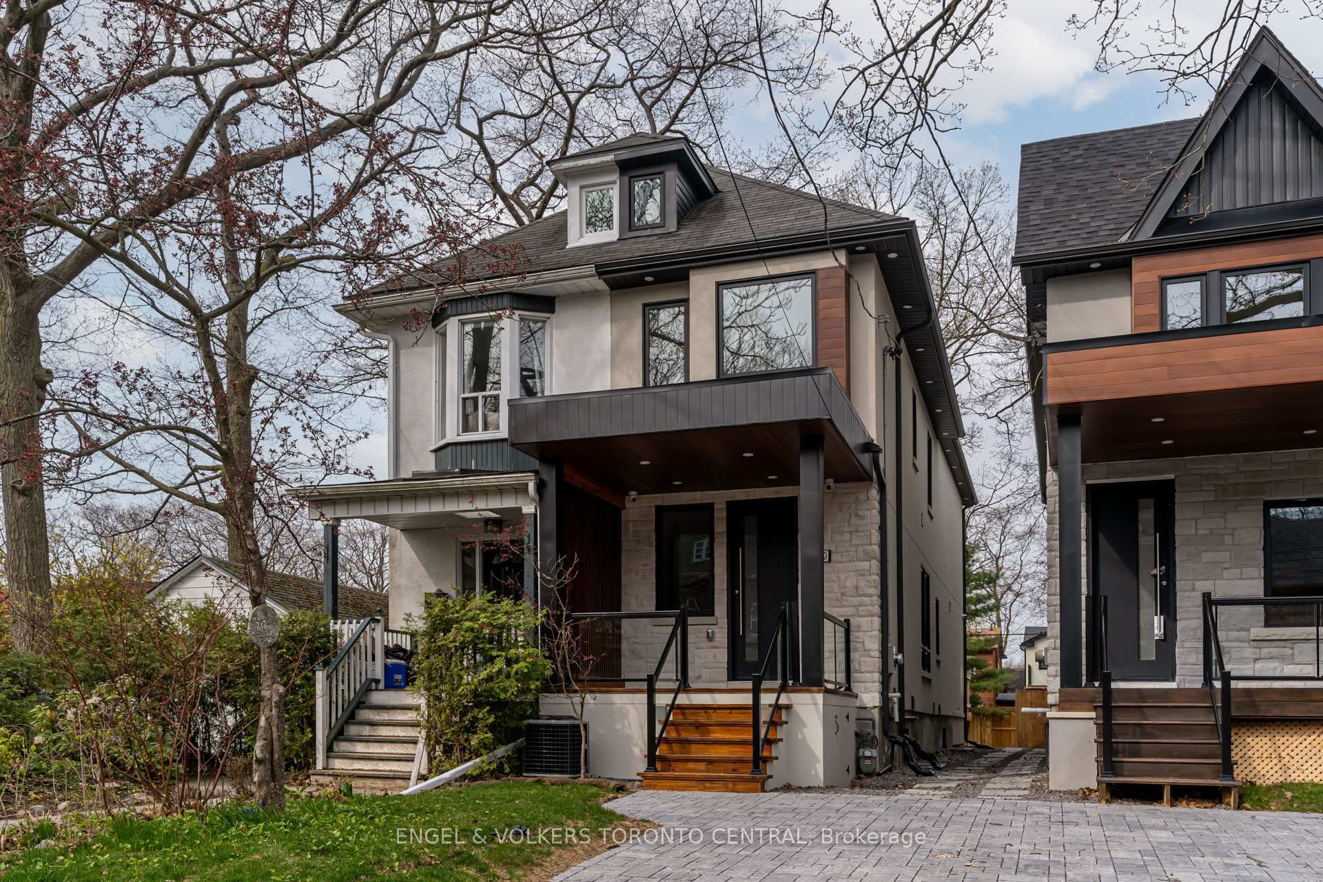 Photo 2 of 230 Willow Avenue, Toronto, The Beaches — HOMEH