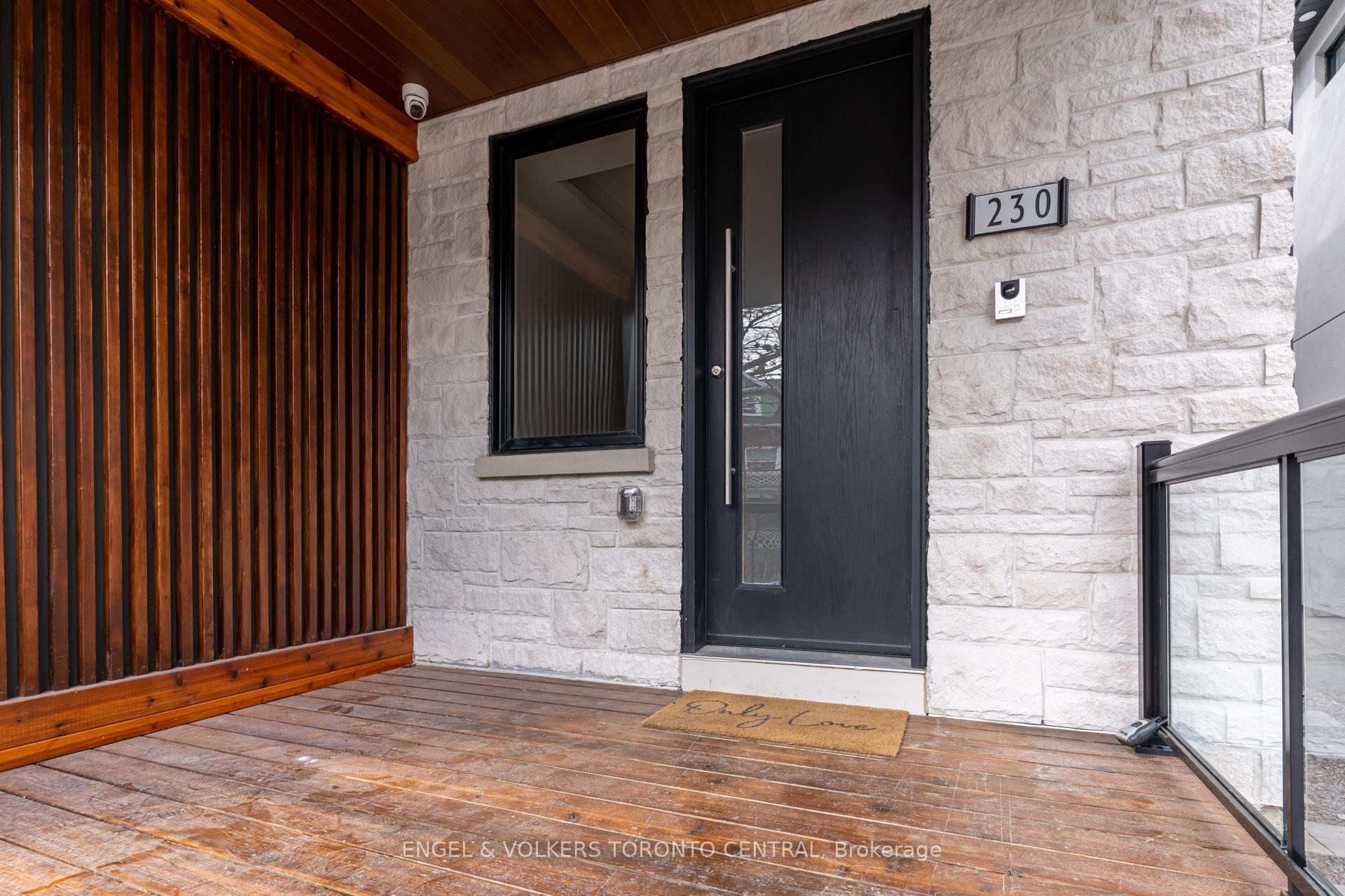 Photo 3 of 230 Willow Avenue, Toronto, The Beaches — HOMEH