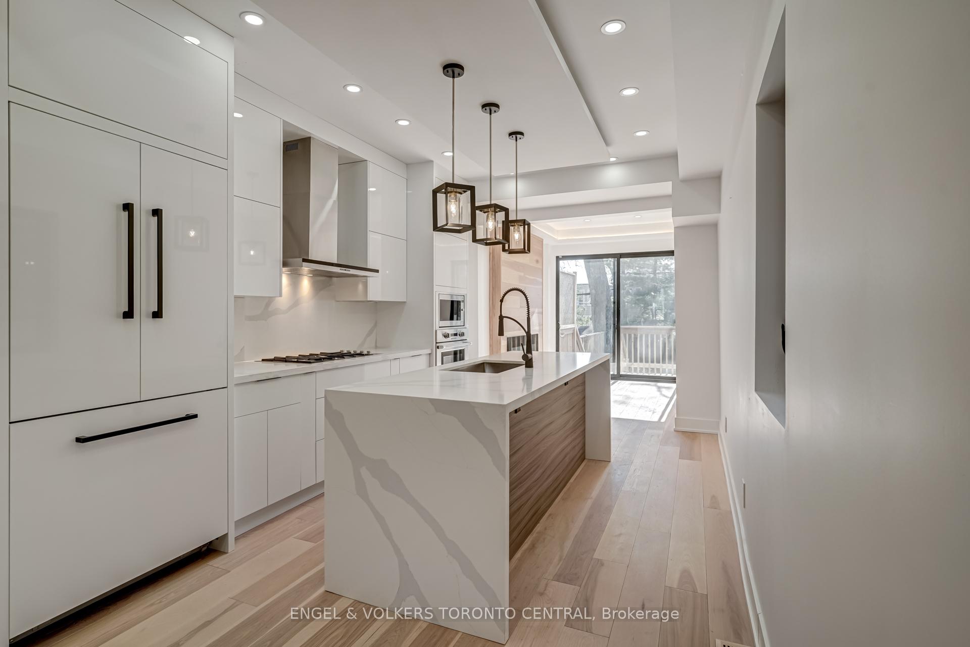 Photo 6 of 230 Willow Avenue, Toronto, The Beaches — HOMEH