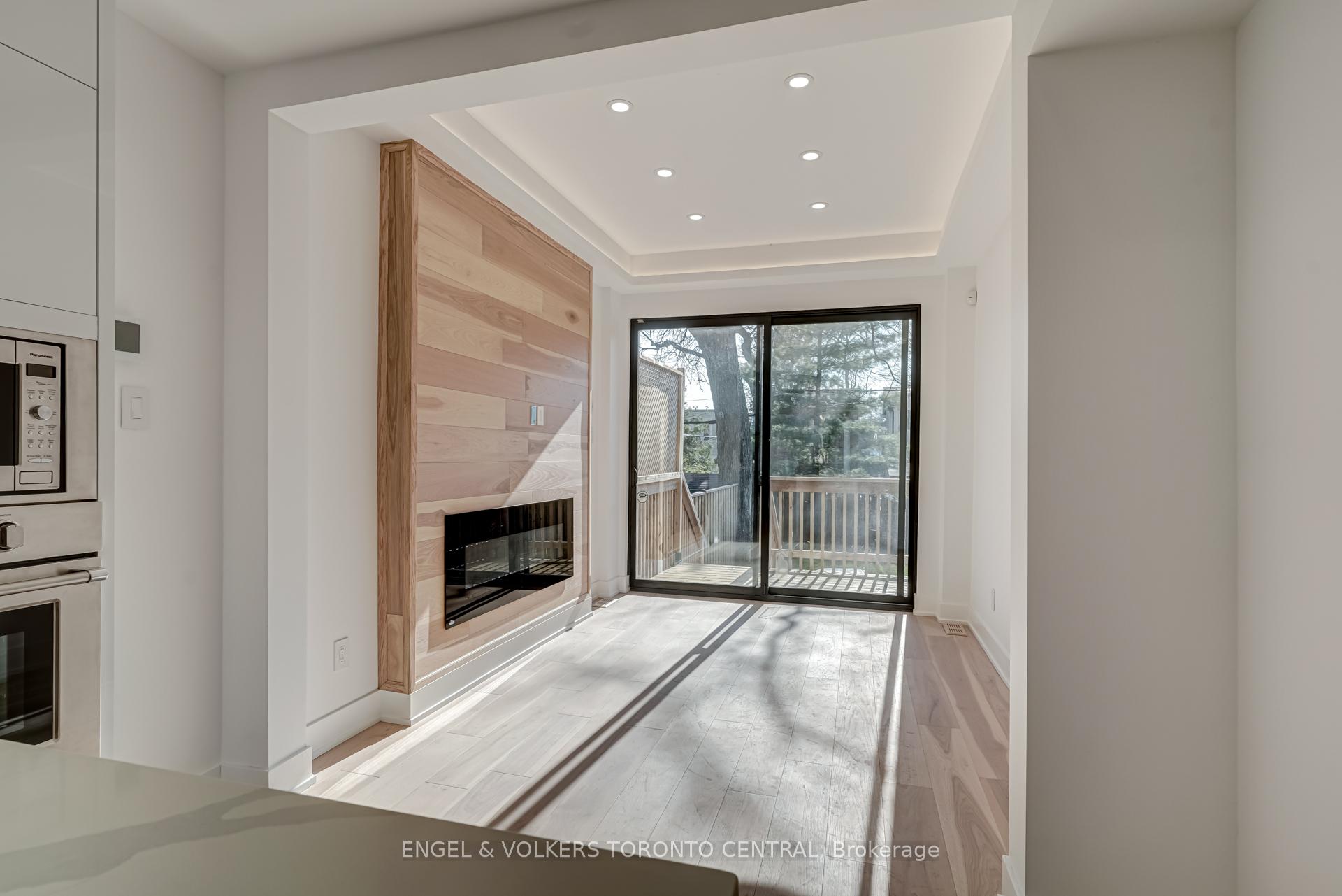 Photo 8 of 230 Willow Avenue, Toronto, The Beaches — HOMEH