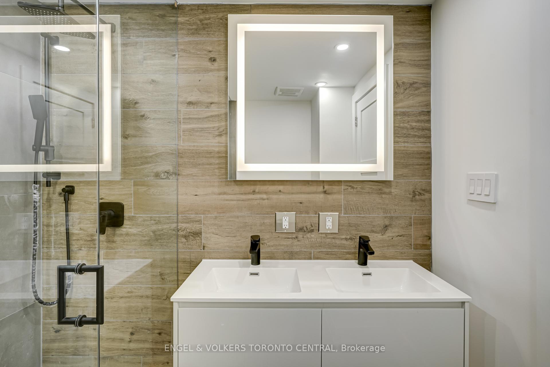 Photo 13 of 230 Willow Avenue, Toronto, The Beaches — HOMEH