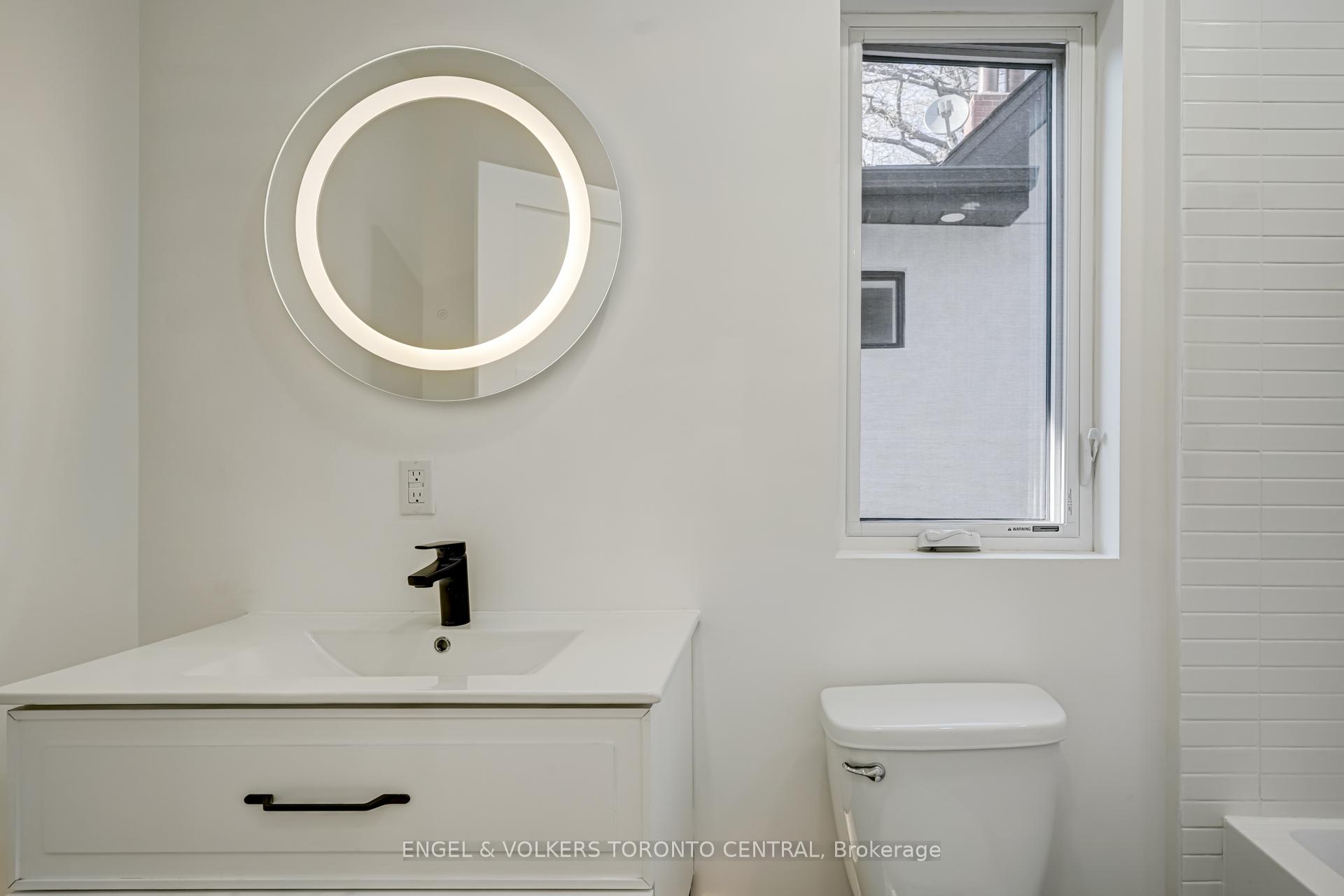 Photo 17 of 230 Willow Avenue, Toronto, The Beaches — HOMEH