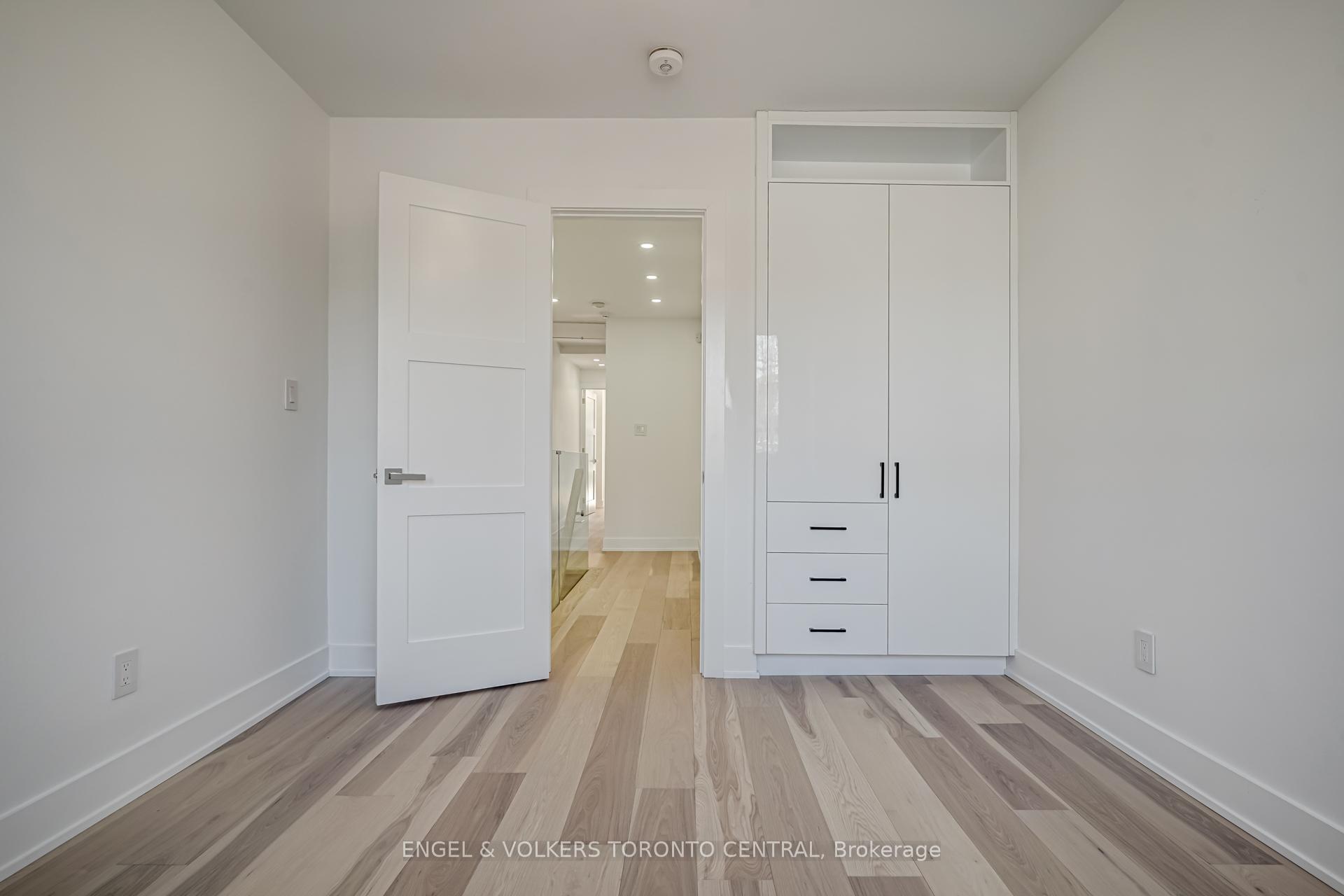 Photo 19 of 230 Willow Avenue, Toronto, The Beaches — HOMEH