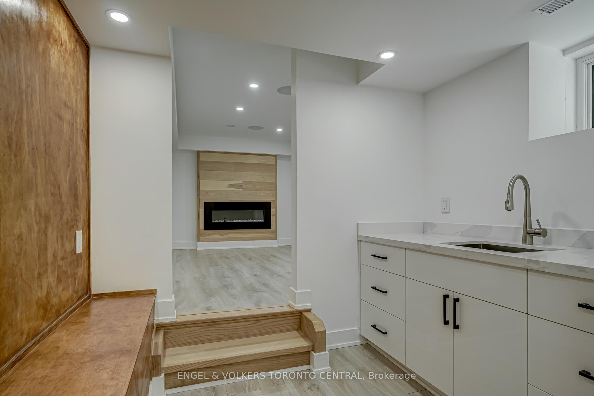Photo 22 of 230 Willow Avenue, Toronto, The Beaches — HOMEH