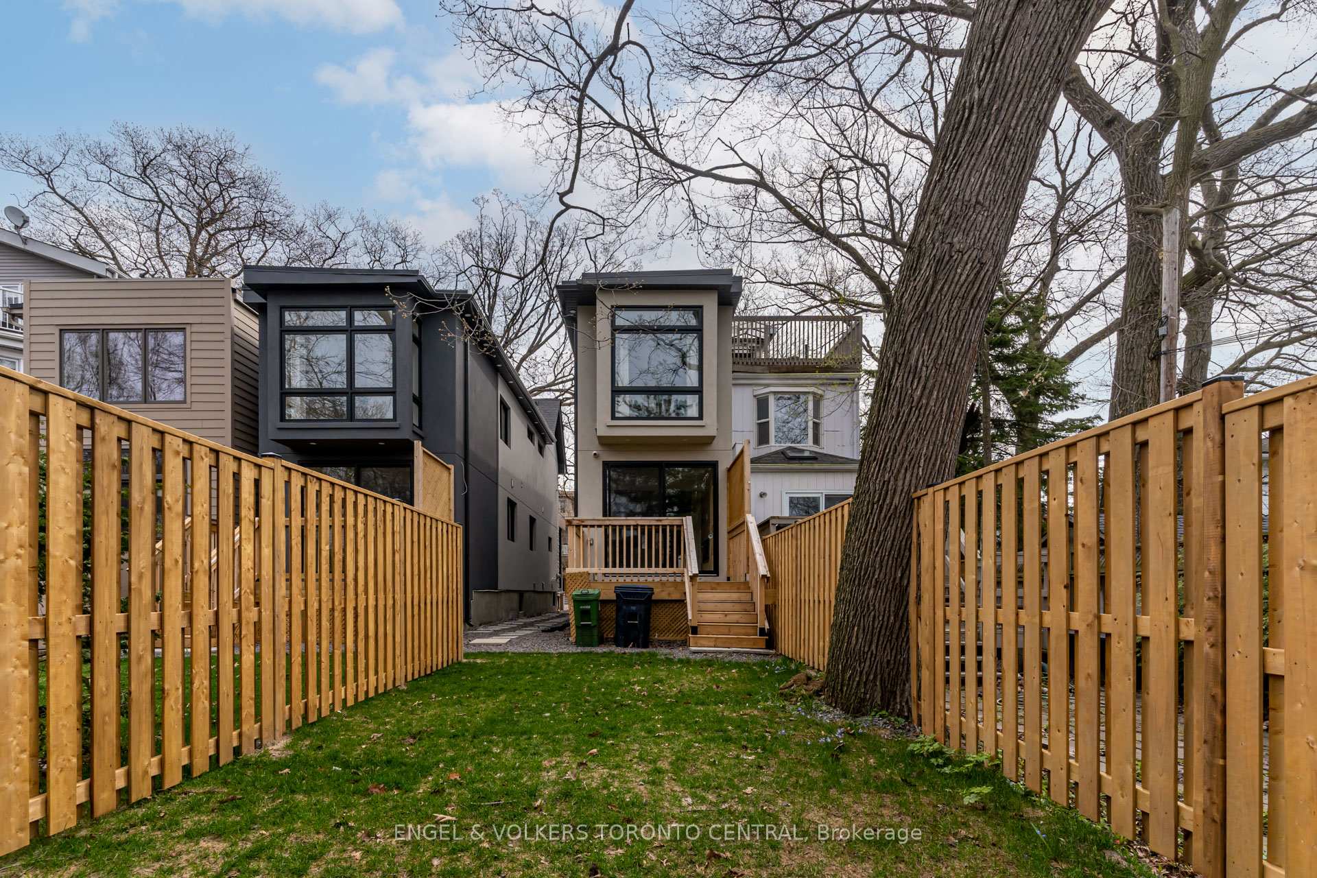Photo 26 of 230 Willow Avenue, Toronto, The Beaches — HOMEH