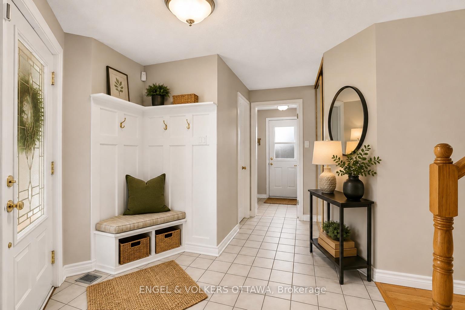 Photo 8 of 28 Weybridge Drive, Ottawa, Barrhaven - Cedargrove/Fraserdale — HOMEH