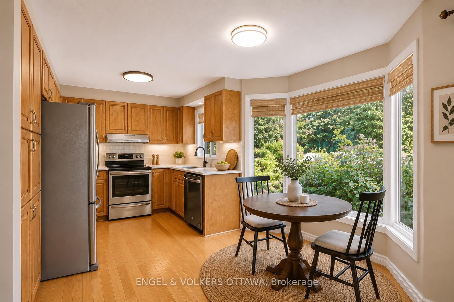 Photo 16 of 28 Weybridge Drive, Ottawa, Barrhaven - Cedargrove/Fraserdale — HOMEH