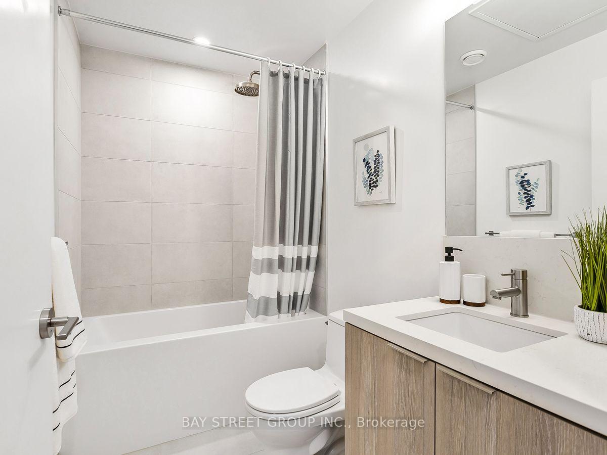 Photo 10 of Unit 1812, 2020 Bathurst Street, Toronto, Humewood-Cedarvale — HOMEH