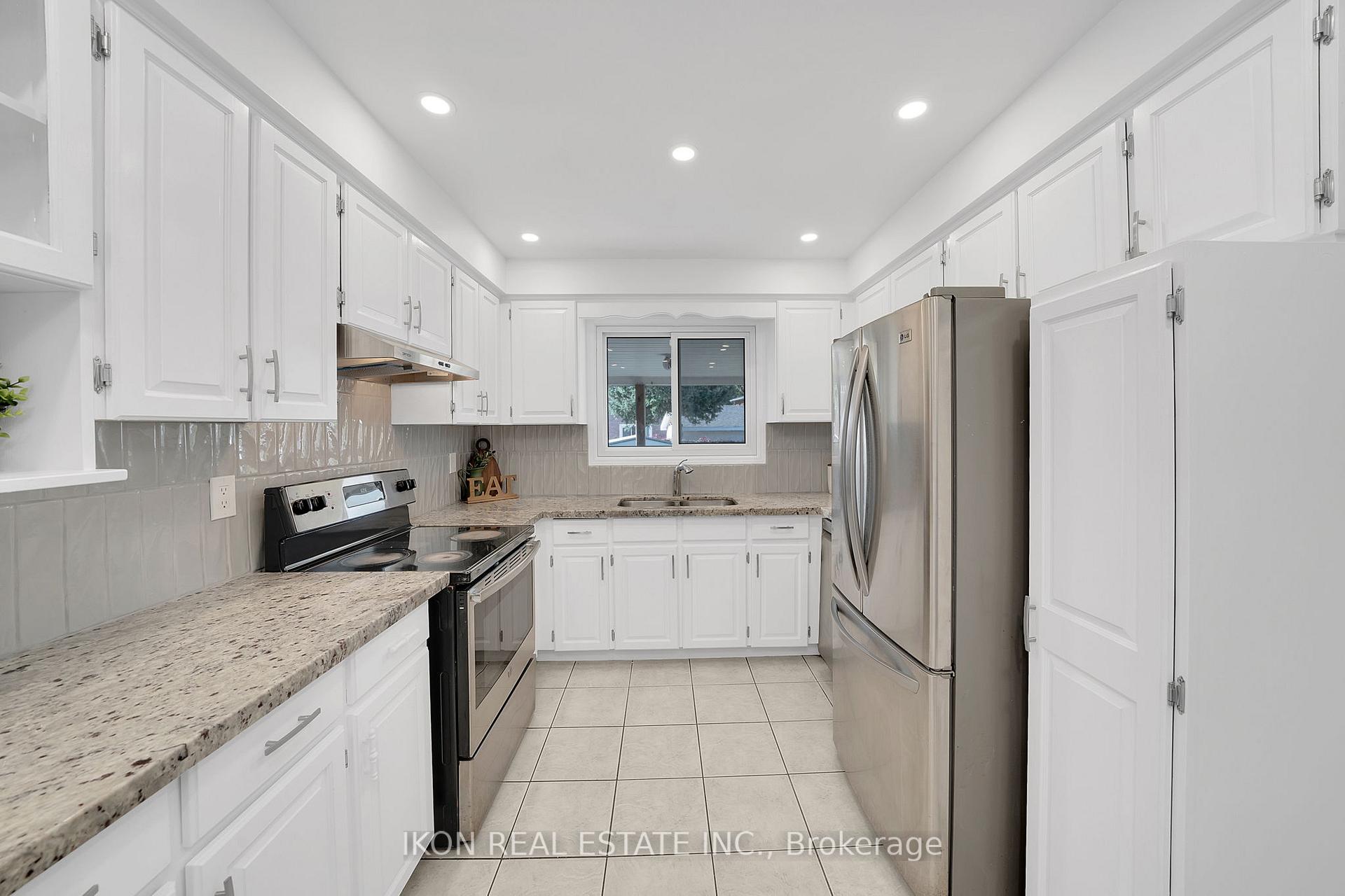 Photo 12 of 182 Tall Grass Trail, Vaughan, East Woodbridge — HOMEH