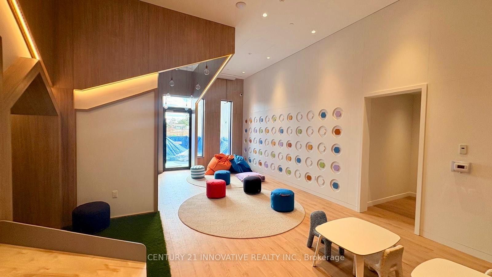 Photo 6 of Unit 809, 5 Meadowdale Road, Vaughan, Vaughan Corporate Centre — HOMEH