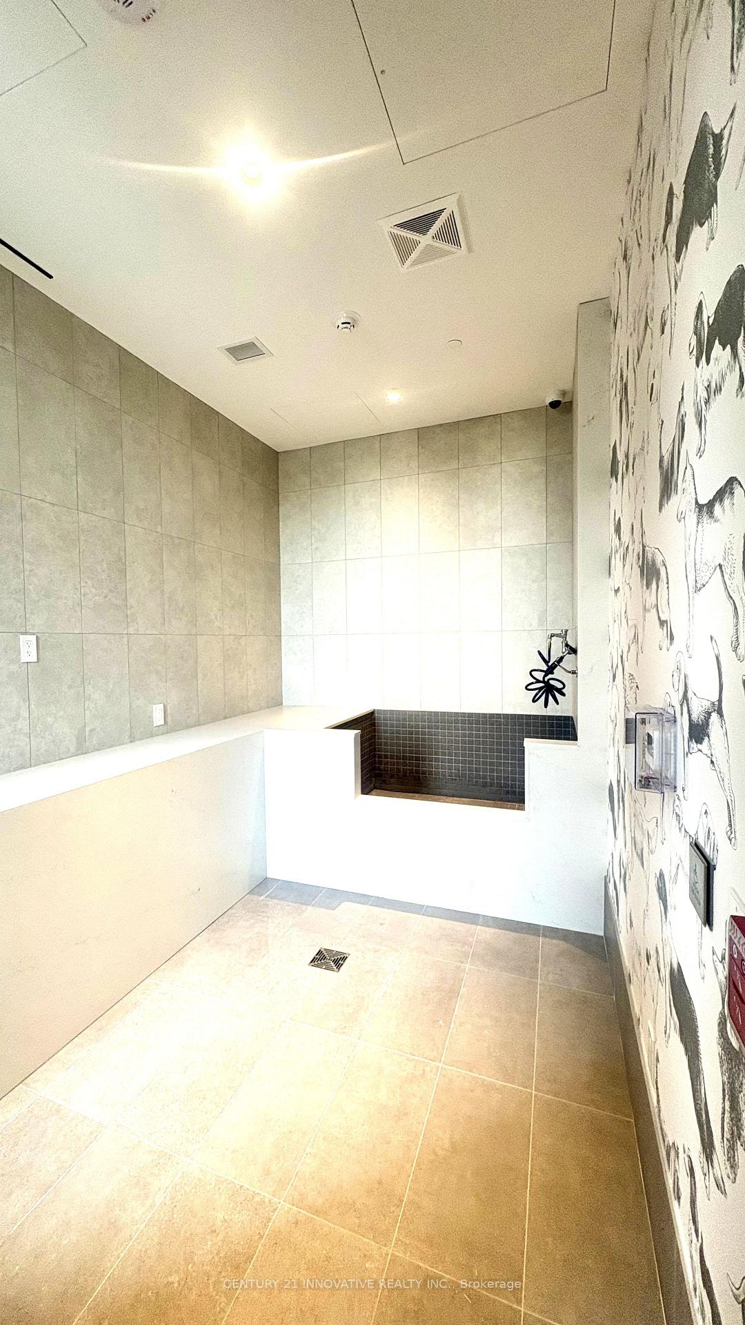 Photo 12 of Unit 809, 5 Meadowdale Road, Vaughan, Vaughan Corporate Centre — HOMEH