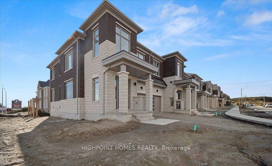 Photo 3 of 77 Schmeltzer Crescent, Richmond Hill, Rural Richmond Hill — HOMEH