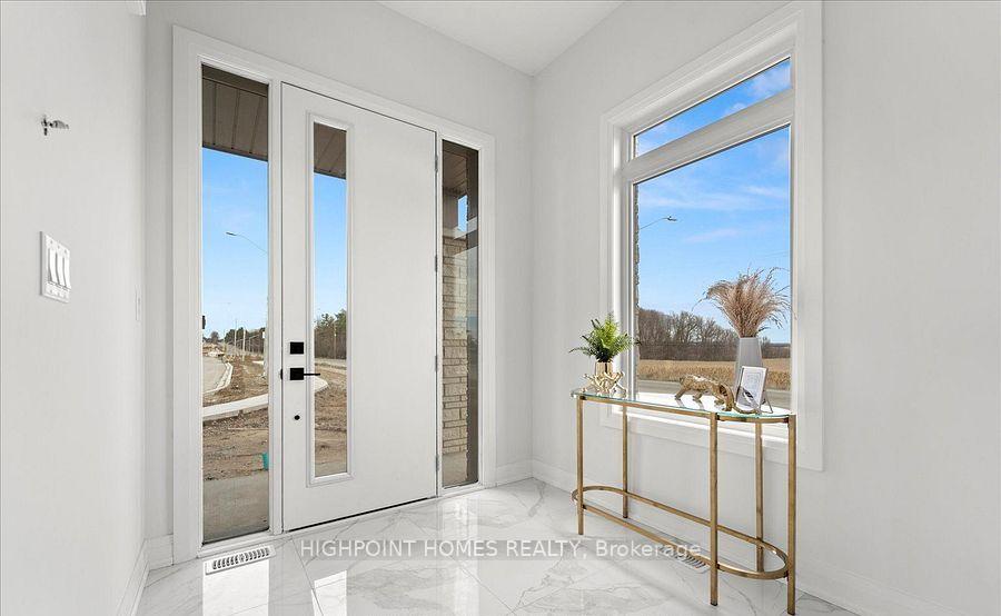 Photo 4 of 77 Schmeltzer Crescent, Richmond Hill, Rural Richmond Hill — HOMEH